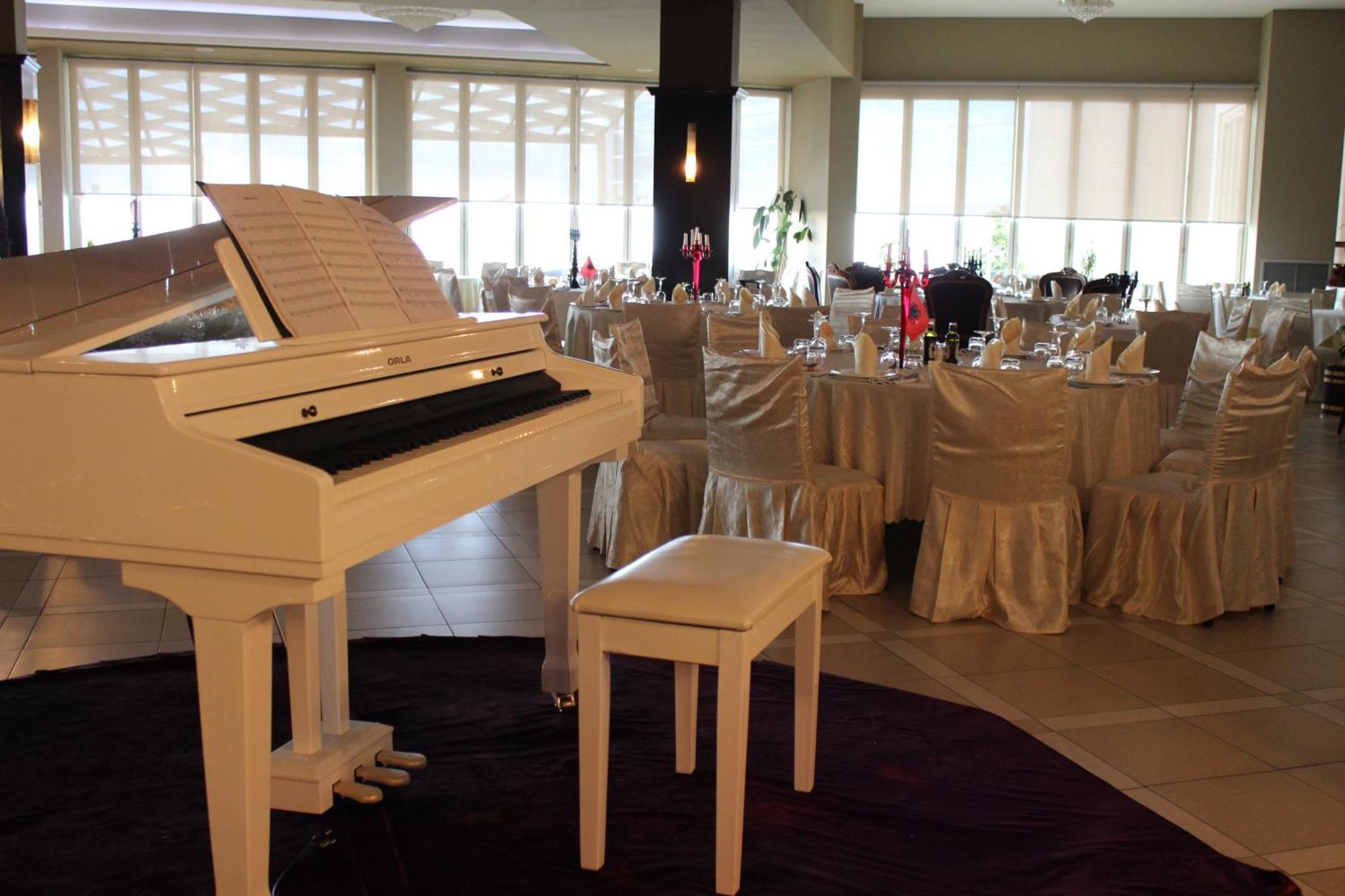 Škalngur Hotel Bleart מראה חיצוני תמונה